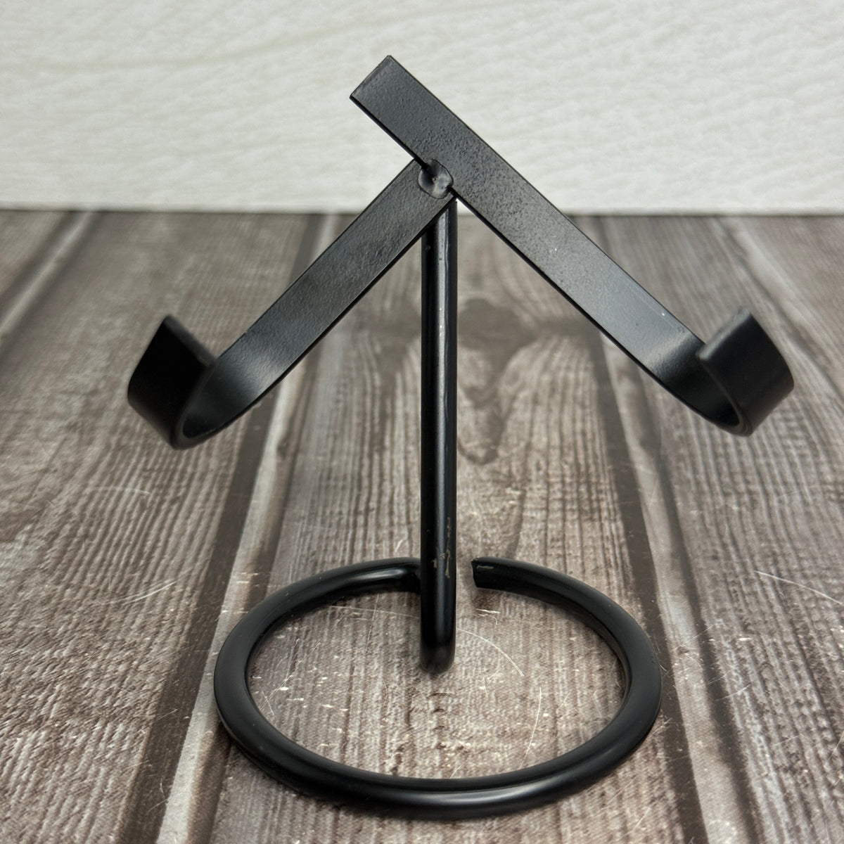 Metal Heart Stand