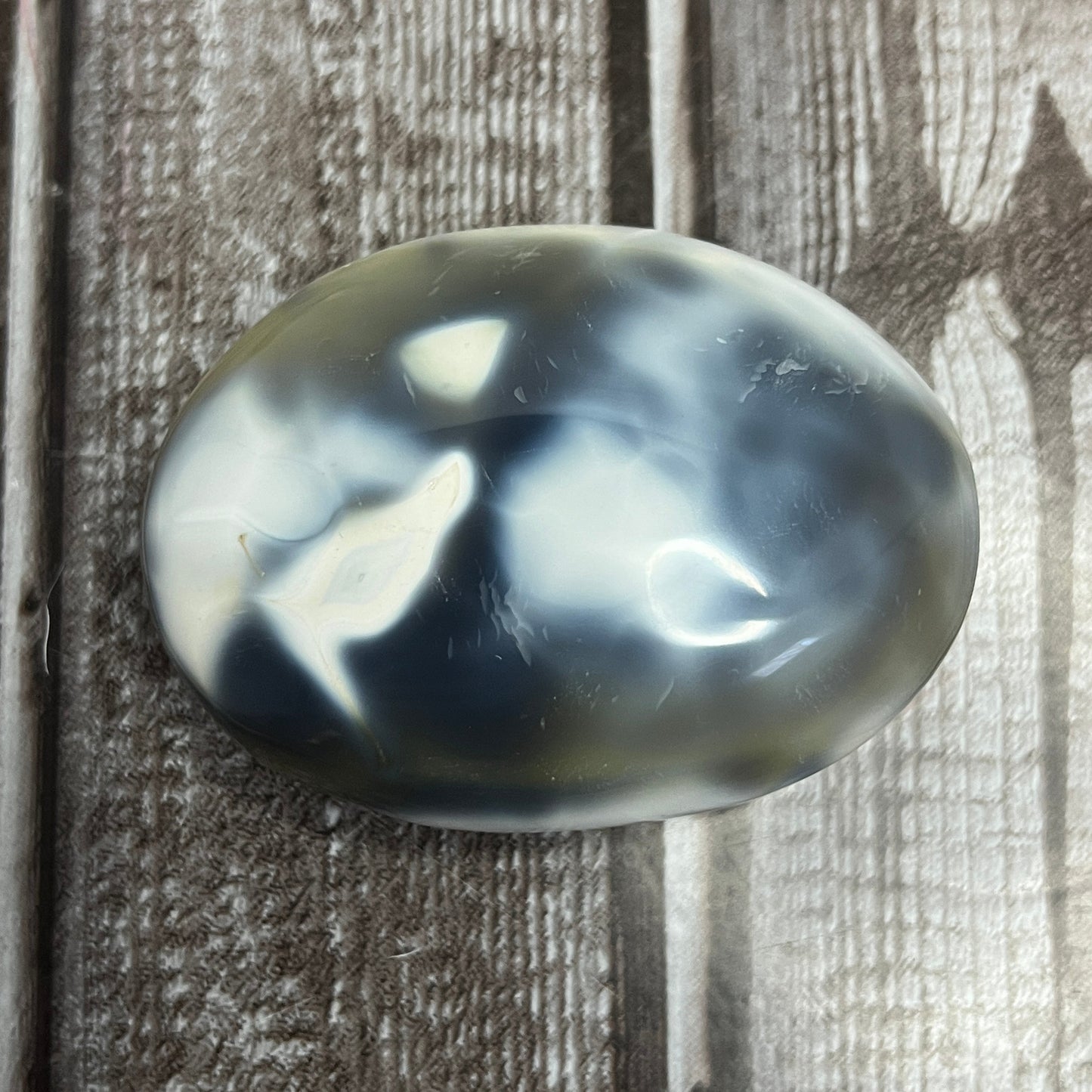 Orca Agate Palm Stone